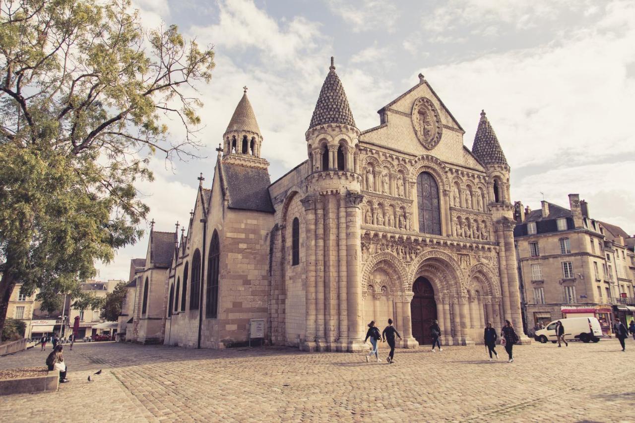 La Maison De La Liberté Jeanne Barret * Poitiers